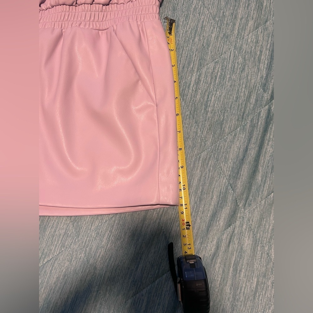 AMANDA UPRICHARD short romper. Size medium. - Picture 8 of 13